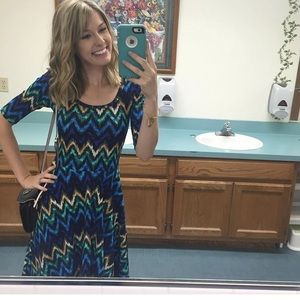 Xs Lularoe Nicole dress -stretchy fabric